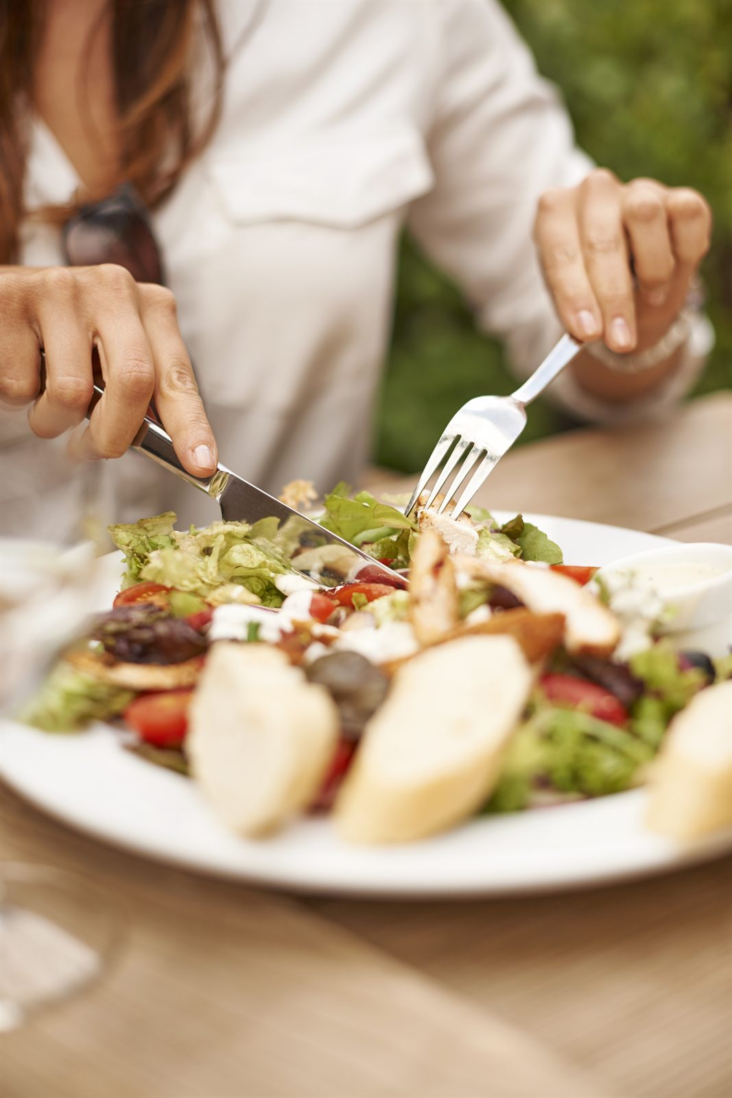 Wspólne jedzenie przy stole — Fuego Catering Radom